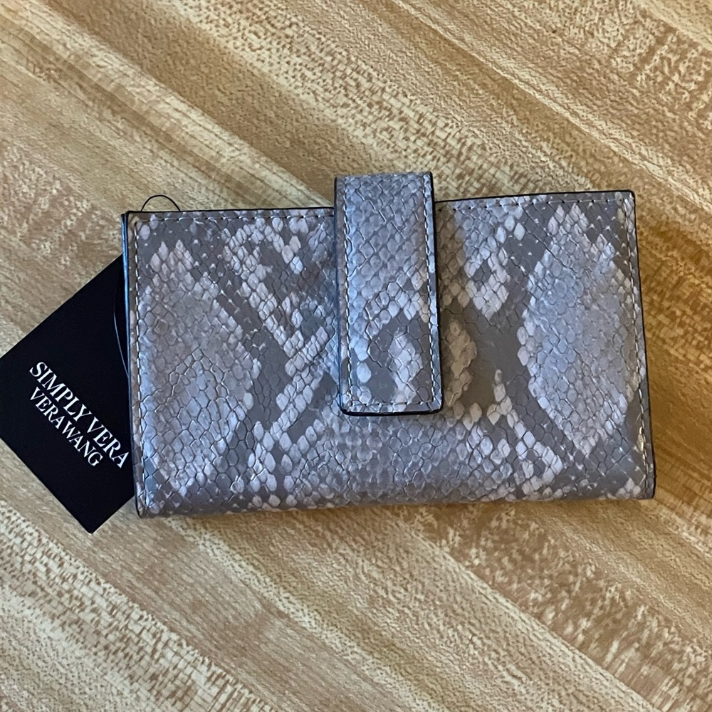 🌸Vera Wang Snake Design Wallet